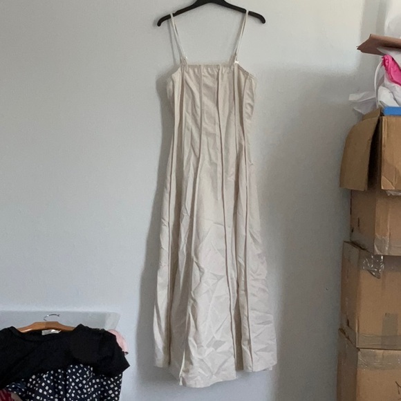 Elegant Cream Dress - Picture 2 of 3